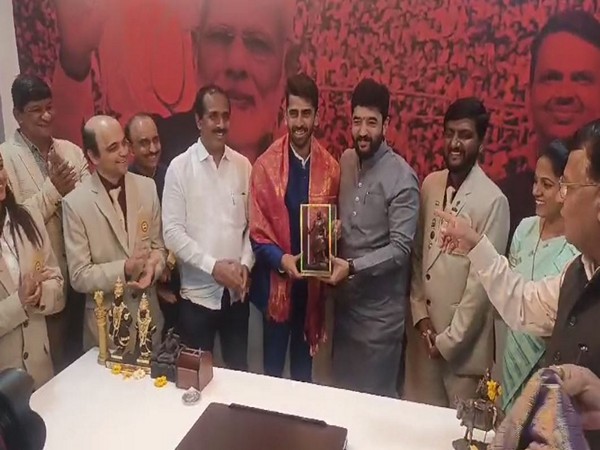 Pratik Waikar and Murlidhar Mohol (Photo: ANI)