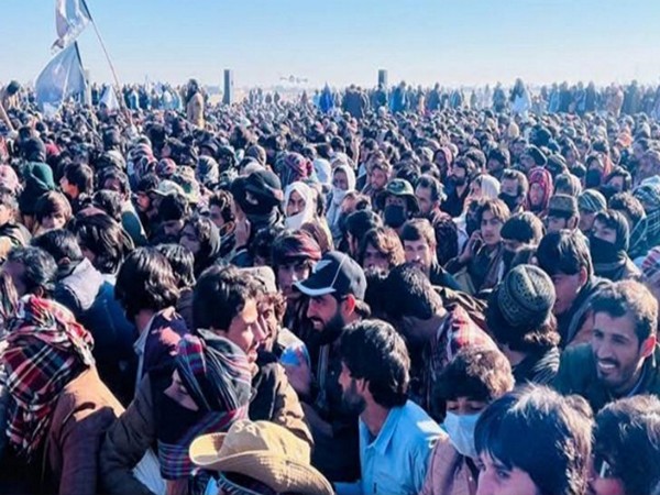 Thousands gather in Dalbandin for 