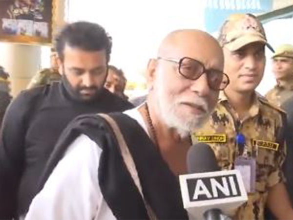 Spiritual leader Morari Bapu departs from Pryagraj.(Photo/ANI)