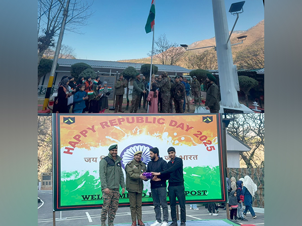  Indian Army celebrates Republic Day at Kaman Post, Uri. (Photo/ANI)