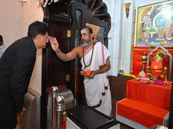 Union Minister of Commerce and Industry Piyush Goyal visited Shiva Temple in Muscat (Image: X@PiyushGoyal)