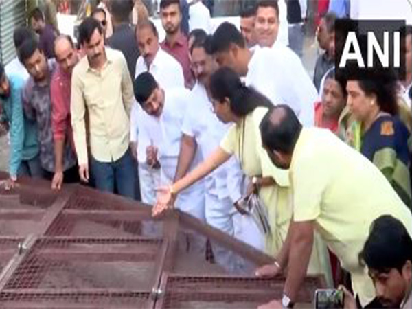 Supriya Sule visits GBS-affected area in Pune (Photo/ANI)