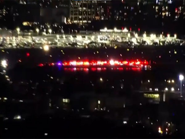 Aerial visuals of crews at Potomac River following the midair collision. (Visual: Reuters)