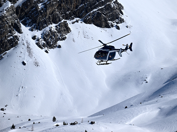 Five skiers lost their lives in avalanches in the French Alps, prompting warnings about dangerous conditions. (Photo: WAM)