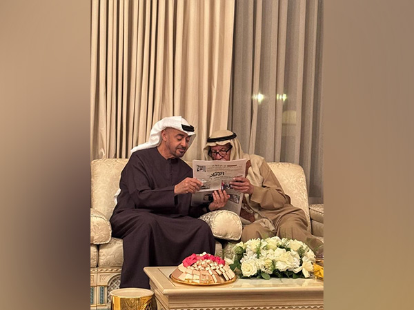 UAE President Sheikh Mohamed bin Zayed Al Nahyan visits Ahmed Khalifa Al Suwaidi (Photo/WAM)