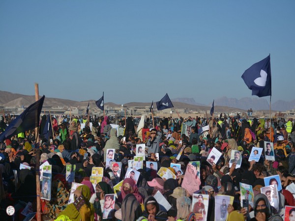 Baloch people coming together during the Baloch national gathering (Photo/X@BalochYakjehtiC)