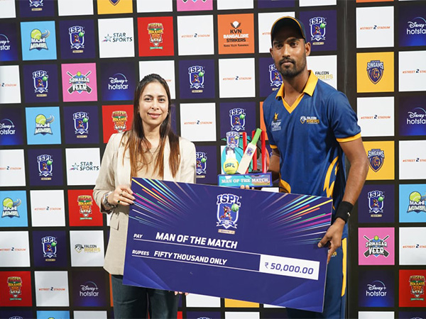  Vishwajit Thakur with Player of the Match award (Photo: ISPL)