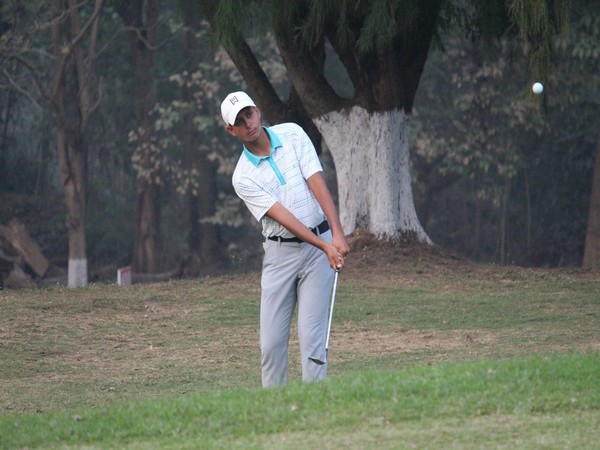 India's amateur golfer Vishesh Sharma in action during 2nd round of Pre-Qualifying III (Image: PGTI)