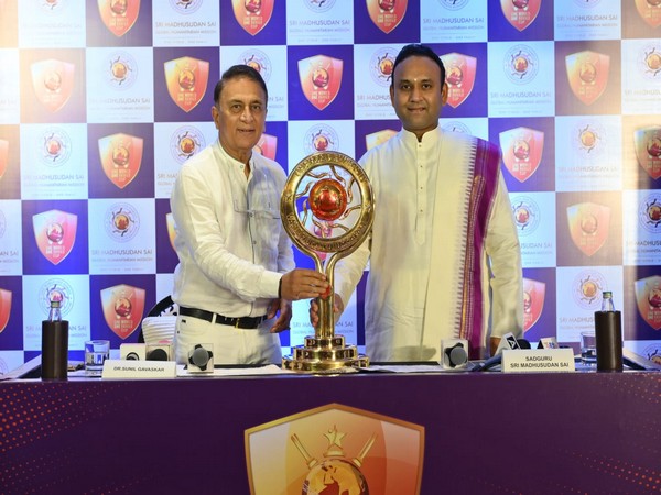 Sri Madhusudan Sai and Sunil Gavaskar (Photo: One World One Family Cup)