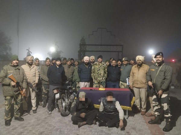 BSF apprehends two Indian smugglers with heroin on Gurdaspur border  (Photo/ANI)