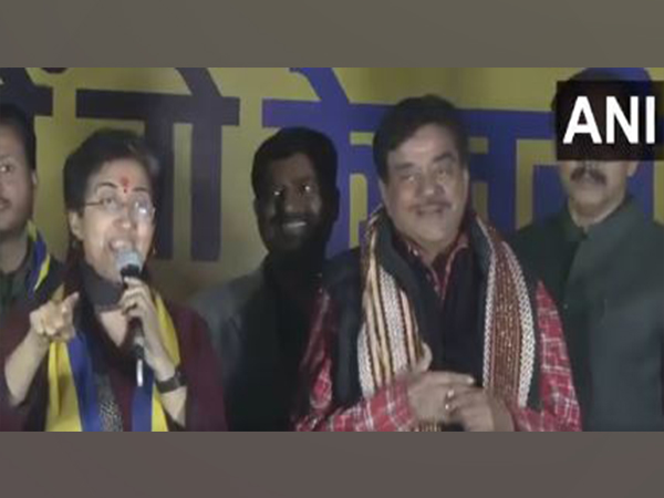 Delhi CM Atishi and TMC MP Shatrugan Sinha (Photo/ANI) 