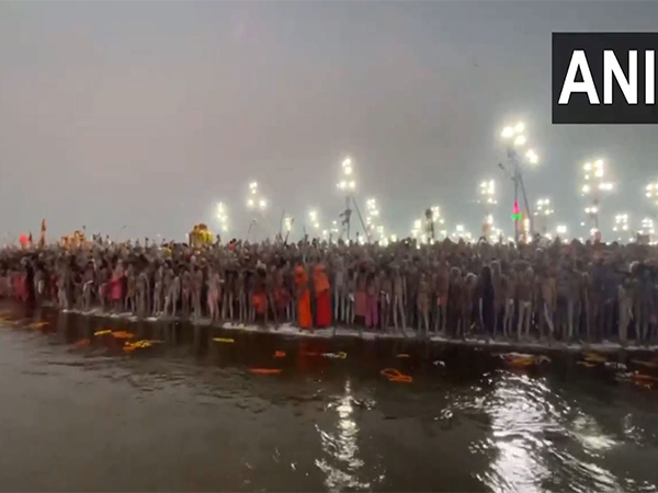 Naga sadhus of Juna Akhara take a holy dip (Photo/ANI) 