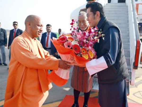 Uttar Pradesh Chief Minister Yogi Adityanath with King of Bhutan Jigme Khesar Namgyel Wangchuck (Image: X@myogiadityanath)