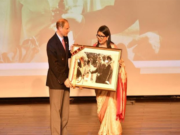 The school Director, Vanita Uppal OBE, presents HRH Prince Edward with a special memento of his late father HRH Prince Philip’s visit to The British School in 1983