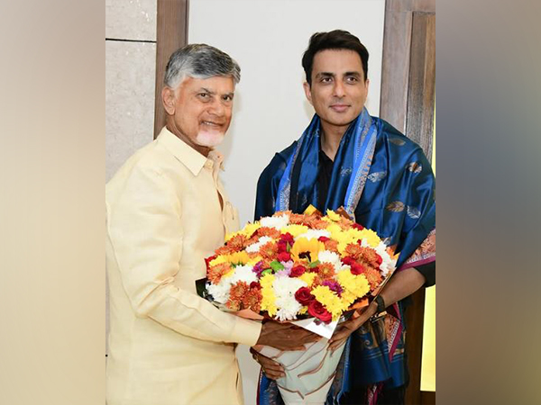 CM Chandrababu Naidu and Sonu Sood (Image Source: Instagram/@sonu_sood)