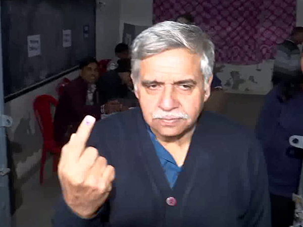 Congress candidate from New Delhi constituency, Sandeep Dikshit shows his inked finger after casting his vote for Delhi Assembly Election 2025 (Photo/ANI)