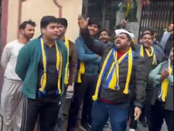 Aam Aadmi Party workers protest in Jangpura (Photo/X @AamAadmiParty)