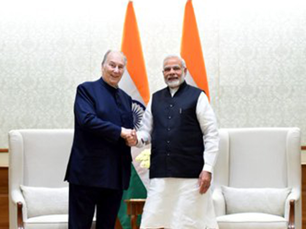 Prime Minister Narendra Modi with Late Prince Karim Aga Khan IV (Image: X@narendramodi)