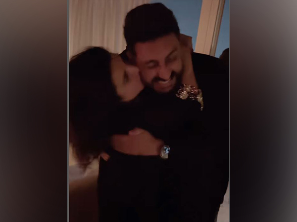 Filmmaker Farah Khan and actor Abhishek Bachchan (Image source: Instagram@farahkhankunder)