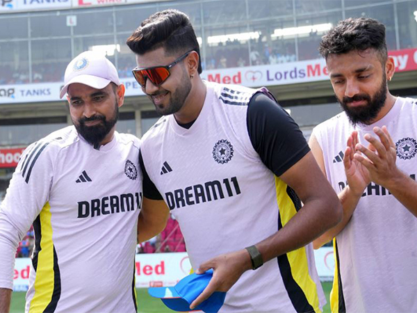 Harshit Rana (middle) (Photo: @BCCI/X)