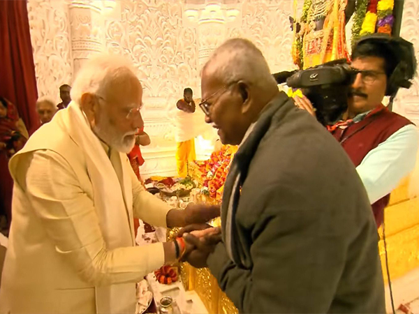 PM Modi with Kameshwar Chaupal (Photo/X@narendramodi) 