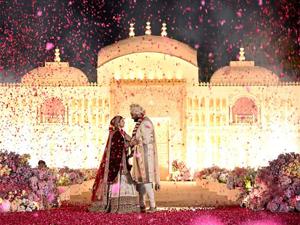 Jeet Adani, Diva Shah (Image source/X/ @gautam_adani)