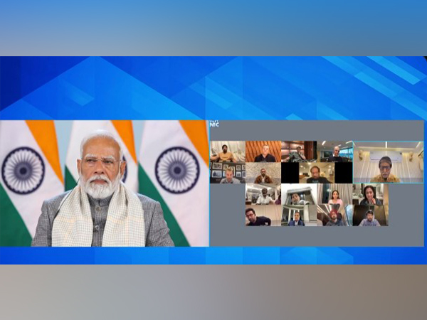 PM Modi interacts with top professionals.  