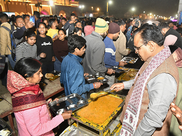 Rajasthan Chief Minister Bhajanlal Sharma distributed food to devotees at the Rajasthan Mandap in Prayagraj (Photo/ X @BhajanlalBjp)