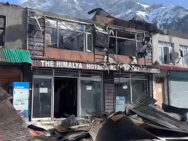 Visuals of the shop engulfed in the fire in Sonamarg (Photo/ANI)