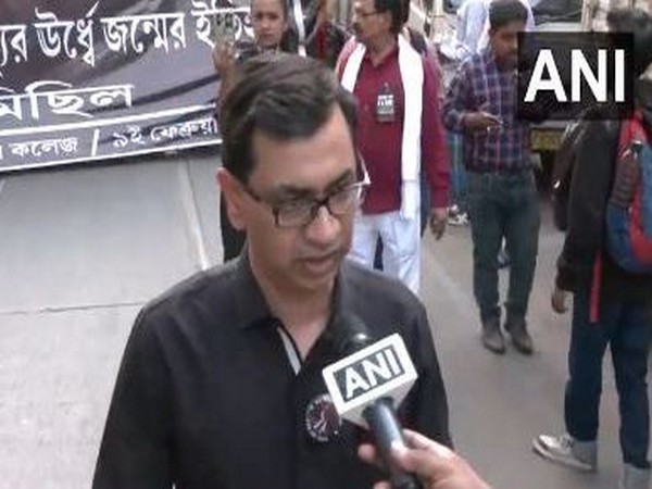 Protesting doctor in Kolkata on Sunday. (Photo/ANI)
