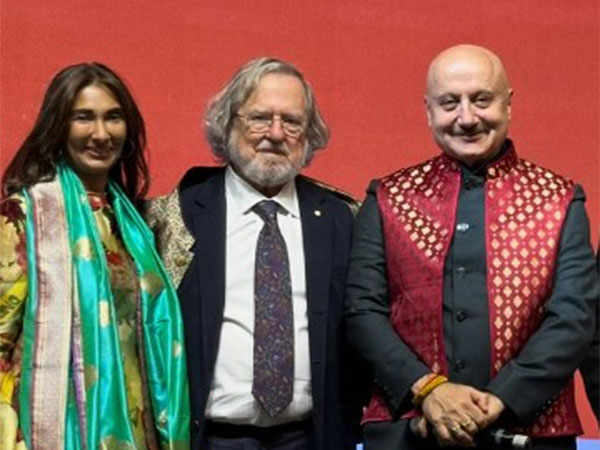Anupam Kher, Prof James Allison and Dr Padmanee Sharma (Image Source: Instagram/@anupampkher)