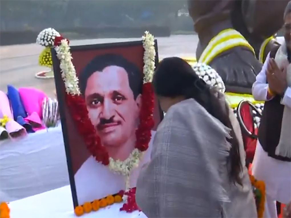 BJP leaders pay tribute to Pandit Deendayal Upadhyay. (Photo/ANI)