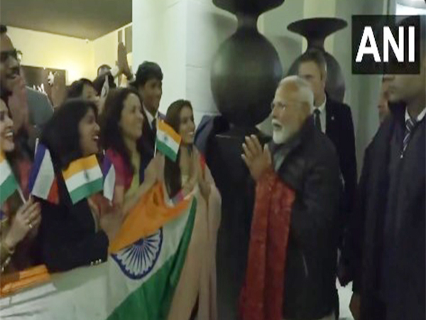 Prime Minister Modi meeting the Indian diaspora  (Photo/ANI)