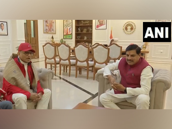 Actor Annu Kapoor and CM Mohan Yadav (Image Source: ANI)