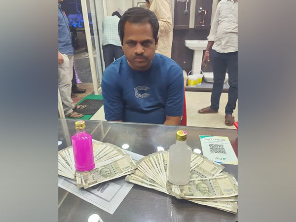 Accused Revenue Inspector (Photo/ACB) 