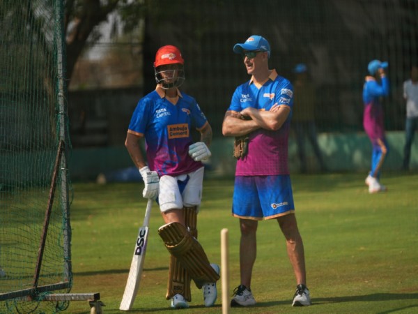 Gujarat Giants head coach Michael Klinger and captain Ashleigh Gardner (Picture: Gujarat Giants)
