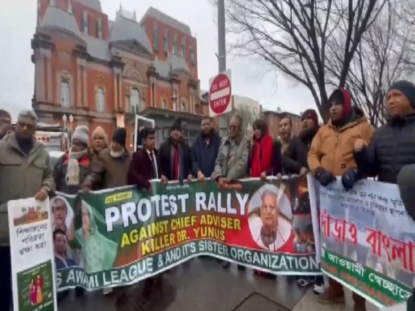 Protests take place against Bangladesh Chief Advisor Muhammad Yunus outside Blair House (Photo/ANI)