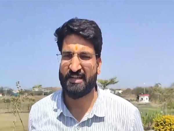 Pithampur SDM Pramod Singh Gurjar (Screengrab from video issued by district admin)