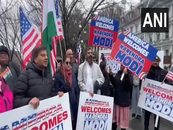 Members of Indian diaspora gather outside Blair House in Washington, DC (Photo/ANI)