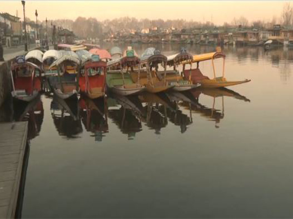 Visuals from Dal Lake on Friday morning. (Photo/ANI) 