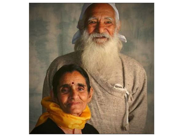 Vimla Bahuguna, with her husband late Sunder Lal Bahuguna. (Photo/X)