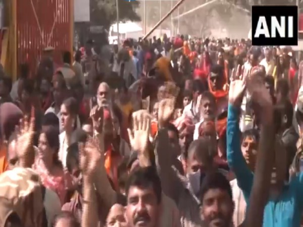 Visuals from the crowd in Ayodhya (Photo/ANI)