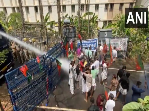 BJP workers protest outside the Kottayam's Government Nursing College 