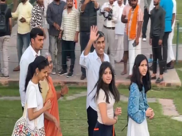 Former UK PM Rishi Sunak with family visiting the Taj Mahal (Photo/ANI)