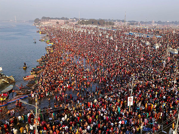  An aerial view of Triveni Sangam as devotees take a dip during the ongoing 'Mahakumbh Mela 2025', in Prayagraj  (Photo/ANI)