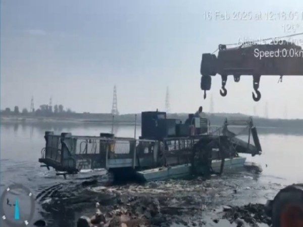 Visuals of the Yamuna cleaning (Photo/Delhi LG office)