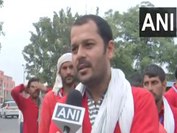 A porter recounting the night of stampede at  New Delhi railway station (Photo/ANI)