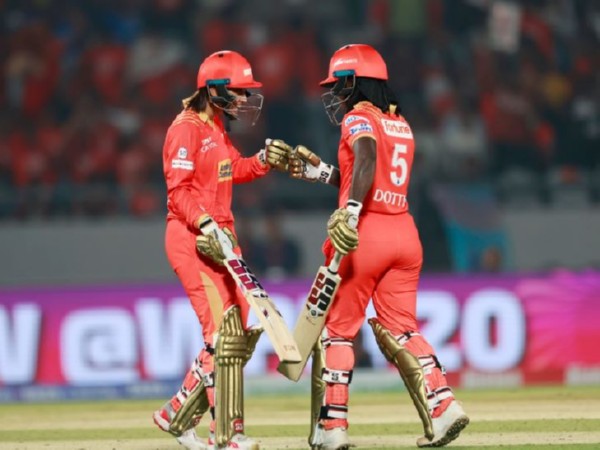 Harleen Deol and Deandra Dottin (Photo: @wplt20/X) 