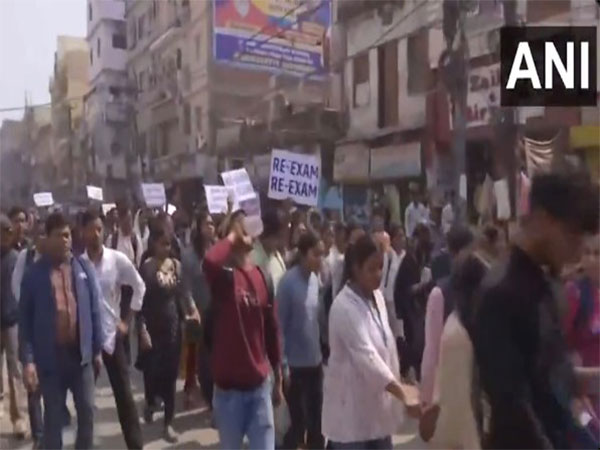 BPSC aspirants protest in Patna demanding re-exam (Photo/ANI)