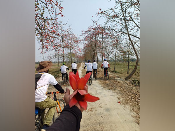 Participants of Simolu Festival cycling along Simolu track (Photo/ANI)